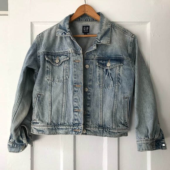Light Dirty Wash Gap Icon Women's Denim Jacket NWOT - Picture 1 of 2